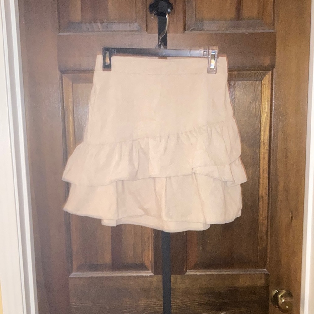 Size M Chic Tan Layered Ruffled Mini Skirt
